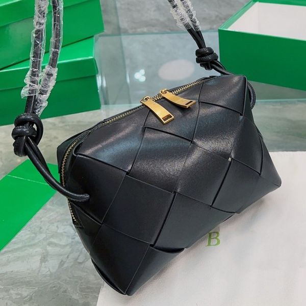 one designer bag cassette botegas camera womens batega bags luxurys shoulder woven handbag mini cloud hobo leather 22x14cm 3av4
one designer bag cassette botegas camera womens batega bags luxurys shoulder woven handbag mini cloud hobo leather 22x14cm 3av4