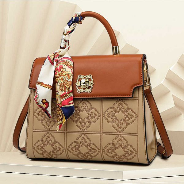 embroidered women's handbag women's large capacity new fashion shoulder bag texture commuter fashion crossbody bag
embroidered women's handbag women's large capacity new fashion shoulder bag texture commuter fashion crossbody bag