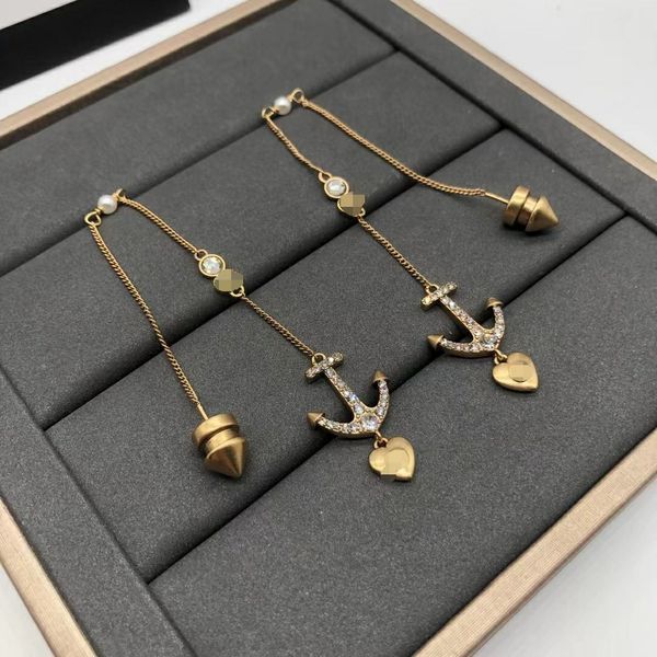luxury gold stud earrings designer for women hoop earrings stud letter earrings jewelry with box set valentine day gift engagement ge-0123, Golden;silver
luxury gold stud earrings designer for women hoop earrings stud letter earrings jewelry with box set valentine day gift engagement ge-0123, Golden;silver