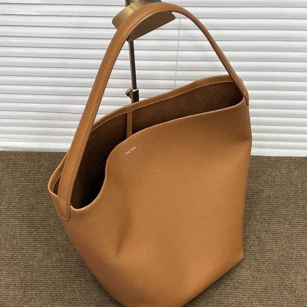 designer row bag leather large capacity shoulder bucket bag large tote bag fashion leisure bag female
designer row bag leather large capacity shoulder bucket bag large tote bag fashion leisure bag female