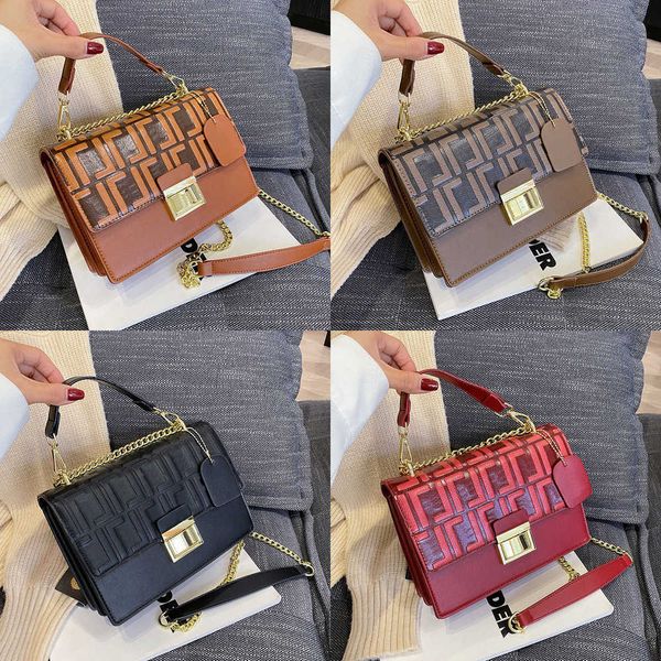 embossed designer bags shoulder bag women classic print handbags square chain bag messenger chain portable high-capacity lady crossbody purs
embossed designer bags shoulder bag women classic print handbags square chain bag messenger chain portable high-capacity lady crossbody purs
