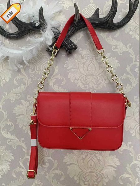 luxurys brand designer shoulder bags 2023 new women fashion texture leather envelope multifunctional portable crossbody bag gift box factory
luxurys brand designer shoulder bags 2023 new women fashion texture leather envelope multifunctional portable crossbody bag gift box factory