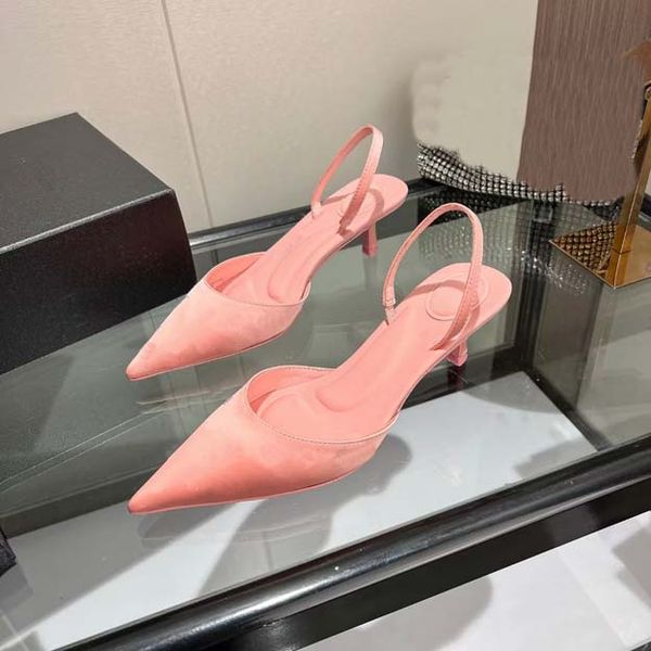 imported silk sandals classic women's low heel open heel sandals, made of 5cm high cowhide, leather outsole, with box, sizes 35-42, Black
imported silk sandals classic women's low heel open heel sandals, made of 5cm high cowhide, leather outsole, with box, sizes 35-42, Black