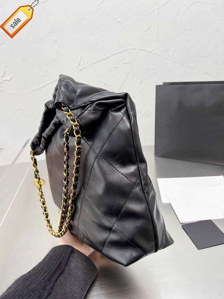 luxury designer shoulder bags women's fashion brand leather shoulder crossbody bag multi-functional portable travel shopping bag factor
luxury designer shoulder bags women's fashion brand leather shoulder crossbody bag multi-functional portable travel shopping bag factor