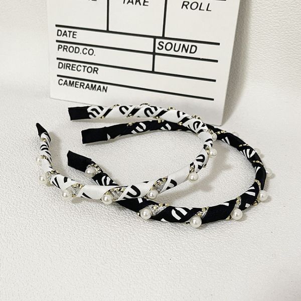 japanese simple design miu hair hoop fashion designer head scar popular brand hair clip high sense fabric headwear hand braided braid headba
japanese simple design miu hair hoop fashion designer head scar popular brand hair clip high sense fabric headwear hand braided braid headba