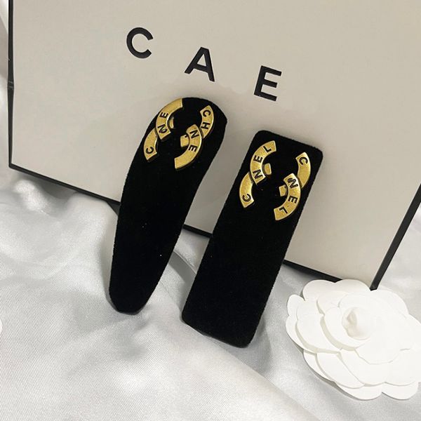luxury barrettes designer women korean medium velvet simple black hairpin brand bb clip leisure hairclips fashion square hairpin versatile h
luxury barrettes designer women korean medium velvet simple black hairpin brand bb clip leisure hairclips fashion square hairpin versatile h