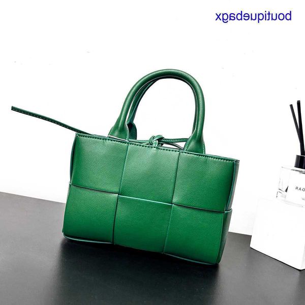 luxury bottegss venetss arco evening bags online store new bag autumn and winter texture large 2023 woven tote women's leather cap with
luxury bottegss venetss arco evening bags online store new bag autumn and winter texture large 2023 woven tote women's leather cap with