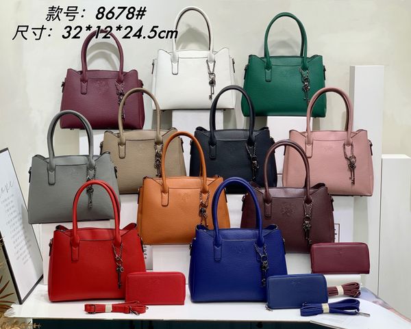 women shoulder ss messenger bags lady 2023 fashion luxury handbags cross body famous designer hasp removable leather straps popular female p
women shoulder ss messenger bags lady 2023 fashion luxury handbags cross body famous designer hasp removable leather straps popular female p