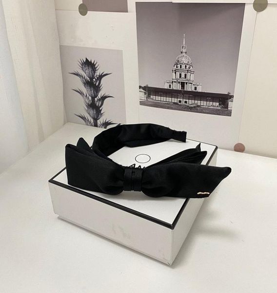 with box c068 cletter girls designers headbands big bowknot fashion black quality women headbands super beautiful hair accessorie1427322, Silver
with box c068 cletter girls designers headbands big bowknot fashion black quality women headbands super beautiful hair accessorie1427322, Silver