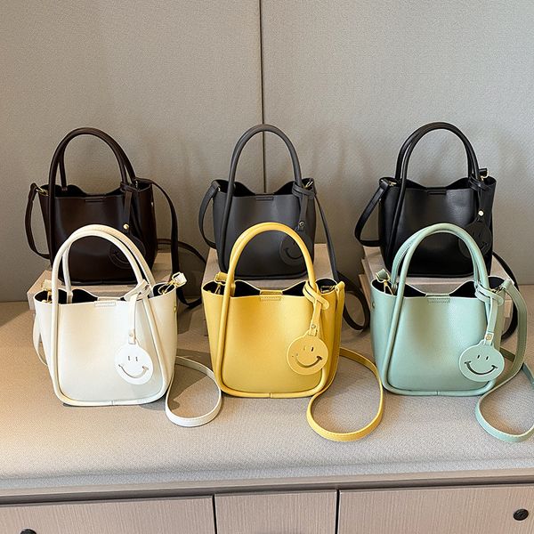handbags small design bag 2023 new westernized handbag fashion versatile one shoulder crossbody bag
handbags small design bag 2023 new westernized handbag fashion versatile one shoulder crossbody bag