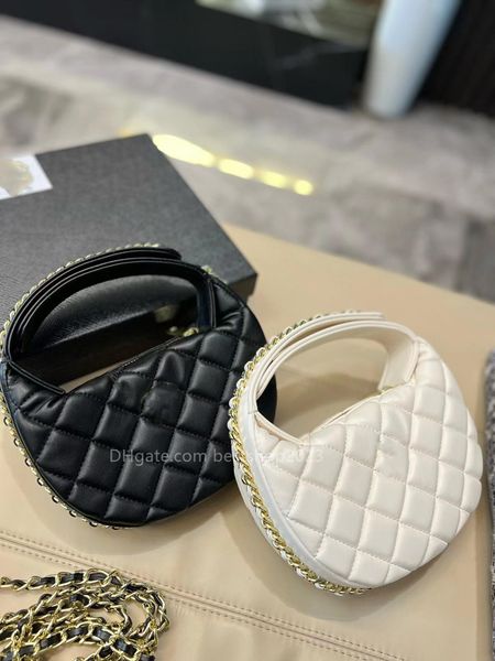 retro wrist bag shoulder bag chain crossbody bag fashion ladies bag half-moon type street beat mid-vintage lipstick bag black / white 20 * 1
retro wrist bag shoulder bag chain crossbody bag fashion ladies bag half-moon type street beat mid-vintage lipstick bag black / white 20 * 1