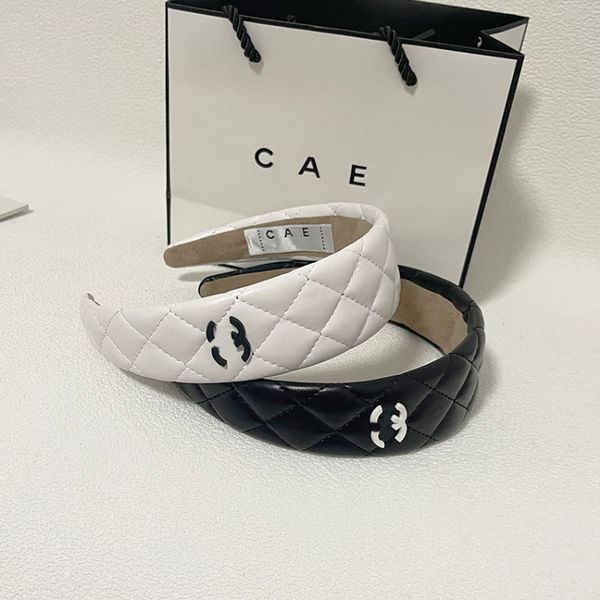 korean new fashion hair hoop classic design womens love hair clip black and white headwear premium gift accessories
korean new fashion hair hoop classic design womens love hair clip black and white headwear premium gift accessories