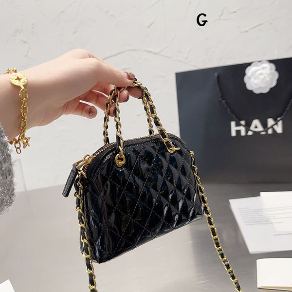 womens trendy medium patent leather shell bags gold metal hardware matelasse chain crossbody shoulder handbags luxury designer vanity case p
womens trendy medium patent leather shell bags gold metal hardware matelasse chain crossbody shoulder handbags luxury designer vanity case p