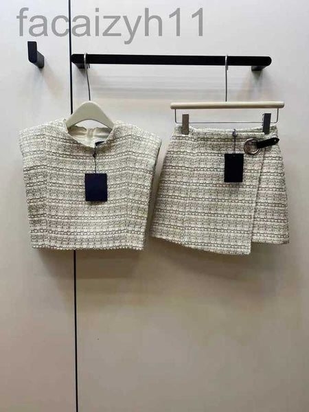 designer 2023 new spring summer women's two piece sets fashion tweed waistcoat short skirt womens autumn suit casual coat l8r8, White
designer 2023 new spring summer women's two piece sets fashion tweed waistcoat short skirt womens autumn suit casual coat l8r8, White