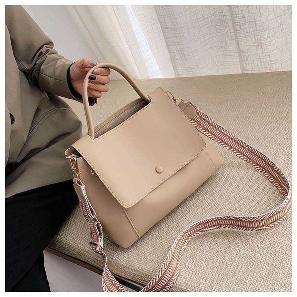 new simple solid color women's bag shoulder bag fashion large handheld crossbody bag
new simple solid color women's bag shoulder bag fashion large handheld crossbody bag