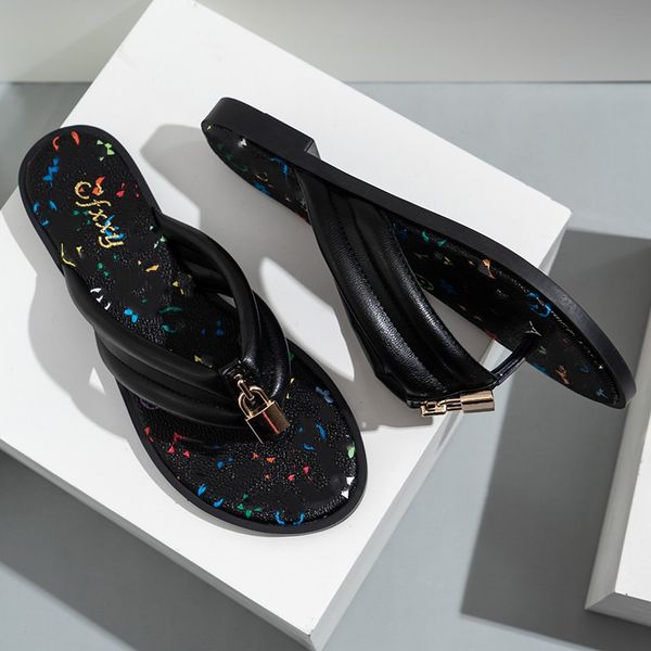 2023 summer pool beach thong sandal classic vintage monograms slippers woman girls indoor outdoor old flower brown lock slides summer beach, Black
2023 summer pool beach thong sandal classic vintage monograms slippers woman girls indoor outdoor old flower brown lock slides summer beach, Black