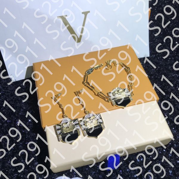 luxury brand designer earrings letter stainless steel choker bee pendant bracelet earring chain jewelry accessories no box, Silver
luxury brand designer earrings letter stainless steel choker bee pendant bracelet earring chain jewelry accessories no box, Silver