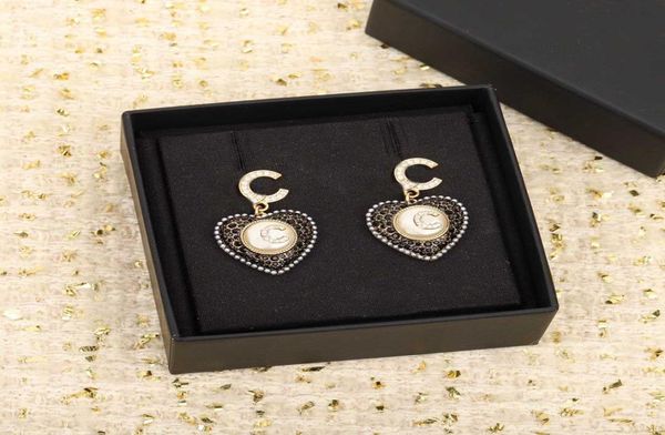 2022 luxury quality charm drop earring with diamond and black color in 18k gold plated have box stamp ps7218a9288339, Golden
2022 luxury quality charm drop earring with diamond and black color in 18k gold plated have box stamp ps7218a9288339, Golden