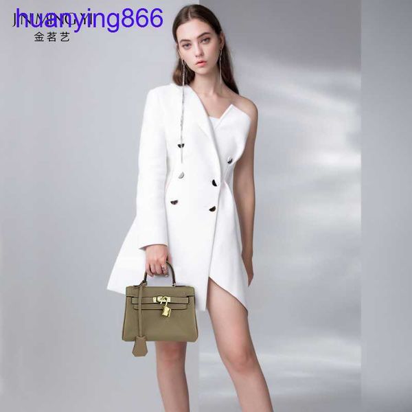 grace kely bag 2023 new genuine leather bag litchi pattern hand fashion premium shoulder
grace kely bag 2023 new genuine leather bag litchi pattern hand fashion premium shoulder