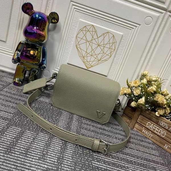 fashion designers women handbags shoulder bags luxurys lady crossbody highs quality classic flowers leather messenger totes double zip poche
fashion designers women handbags shoulder bags luxurys lady crossbody highs quality classic flowers leather messenger totes double zip poche