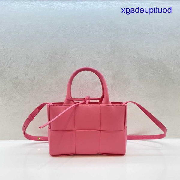 luxury bottegss venetss arco evening bags online store high 2023 new woven tote bag mini fashion sense shoulder cross-body leather with logo
luxury bottegss venetss arco evening bags online store high 2023 new woven tote bag mini fashion sense shoulder cross-body leather with logo