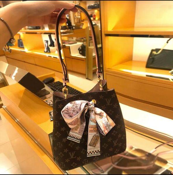 2023 luxurys designers bags neonoe bucket handbags fashion brand letter women's bags old flower purses women tote bag vintage evening p
2023 luxurys designers bags neonoe bucket handbags fashion brand letter women's bags old flower purses women tote bag vintage evening p