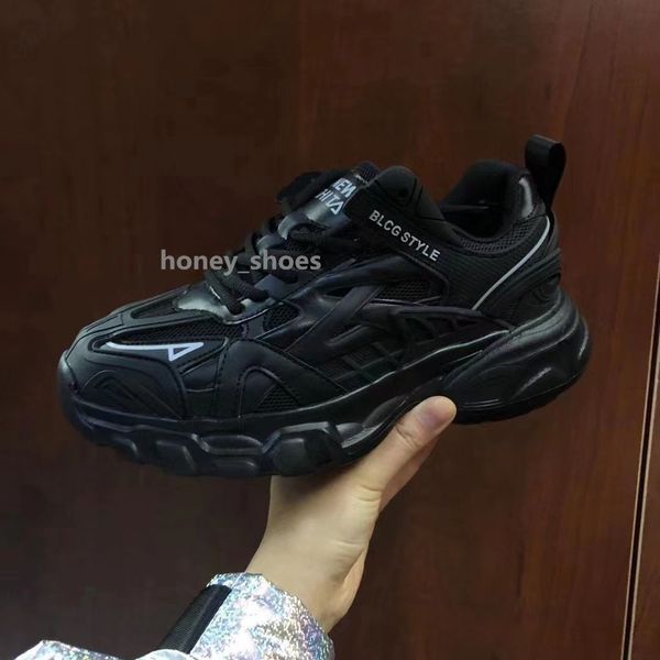 2023 luxury womens mens casual shoe track 3.0 led sneaker lighted gomma leather trainer nylon printed platform sneakers men light trainers s
2023 luxury womens mens casual shoe track 3.0 led sneaker lighted gomma leather trainer nylon printed platform sneakers men light trainers s