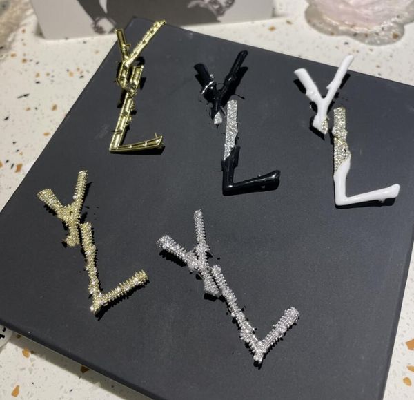 multi style letter brooch versatile simple suit coat accessories for men and women, Gray
multi style letter brooch versatile simple suit coat accessories for men and women, Gray