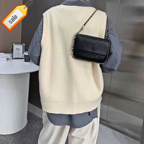luxury women's brand designer shoulder bags fashion texture cowhide chain shoulders clamshell envelope bag casual crossbody bag factory
luxury women's brand designer shoulder bags fashion texture cowhide chain shoulders clamshell envelope bag casual crossbody bag factory