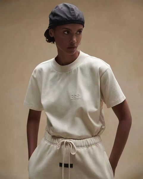 2023 spring/summer short sleeve men's and women's t-shirt chaopai high street flocking, White;black
2023 spring/summer short sleeve men's and women's t-shirt chaopai high street flocking, White;black