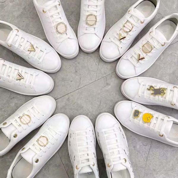 womens casual shoes designer luxury leather sneakers rubber outsole embossed cow leather fashion versatile piece with box 35-40
womens casual shoes designer luxury leather sneakers rubber outsole embossed cow leather fashion versatile piece with box 35-40