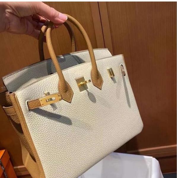 2023 new luxury tote bag fashion designer bags stripes classic bag pocket chain leather handle handbags purse women new
2023 new luxury tote bag fashion designer bags stripes classic bag pocket chain leather handle handbags purse women new
