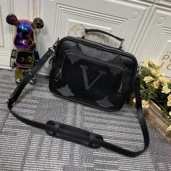 fashion designers women handbags shoulder bags luxurys lady crossbody highs quality classic flowers leather messenger totes double zip poche
fashion designers women handbags shoulder bags luxurys lady crossbody highs quality classic flowers leather messenger totes double zip poche