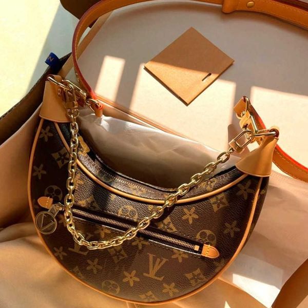 evening bags croissant bag shoulder hobo designer purse m81098 cosmetic half-moon baguette underarm handbag crossbody metal chain collection 
evening bags croissant bag shoulder hobo designer purse m81098 cosmetic half-moon baguette underarm handbag crossbody metal chain collection