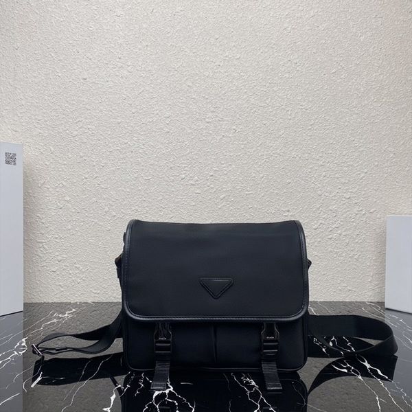 designer bag 2vd769 nylon clamshell messenger bag classic leather border bag fashion design mens shoulder bag crossbody bag
designer bag 2vd769 nylon clamshell messenger bag classic leather border bag fashion design mens shoulder bag crossbody bag
