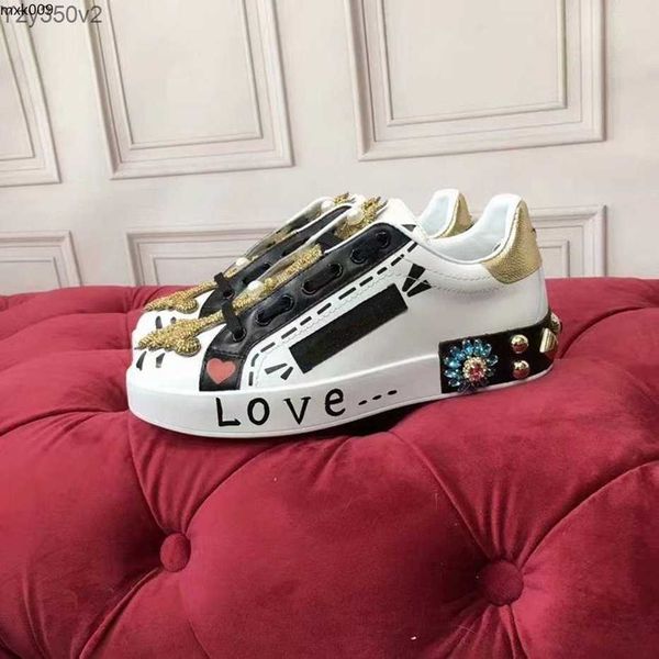 sneakers luxury shoes men women diamond casual shoes fashion shoes leather sneaker wholesale m935-46 m9k0 dgs''dolc''gab
sneakers luxury shoes men women diamond casual shoes fashion shoes leather sneaker wholesale m935-46 m9k0 dgs''dolc''gab