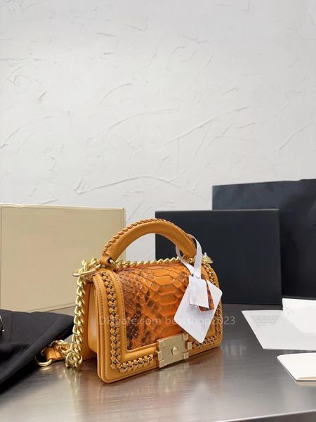 c original luxury shoulder bag crossbody bag handbag woven metal lock buckle five gold logo flap bag senior snake print ladies bag white / o
c original luxury shoulder bag crossbody bag handbag woven metal lock buckle five gold logo flap bag senior snake print ladies bag white / o