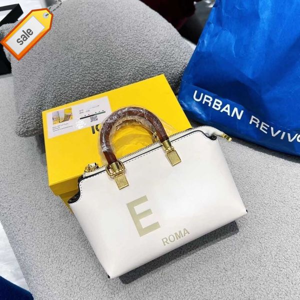 luxurys brand designer handbags shoulder bags crossbody bag tote 2023 new women's fashion texture leather portable totebag factory dire
luxurys brand designer handbags shoulder bags crossbody bag tote 2023 new women's fashion texture leather portable totebag factory dire