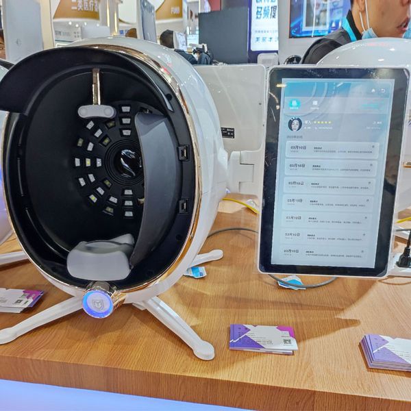 skin diagnosis system 3d ai face skin analyzer machine facial scanner visia analyse device for beauty salon
skin diagnosis system 3d ai face skin analyzer machine facial scanner visia analyse device for beauty salon