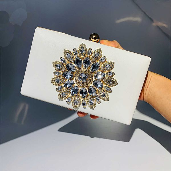 chaozhou hengmei handbag handheld dinner bag with diamond sunflower hardware small square women's 230317
chaozhou hengmei handbag handheld dinner bag with diamond sunflower hardware small square women's 230317