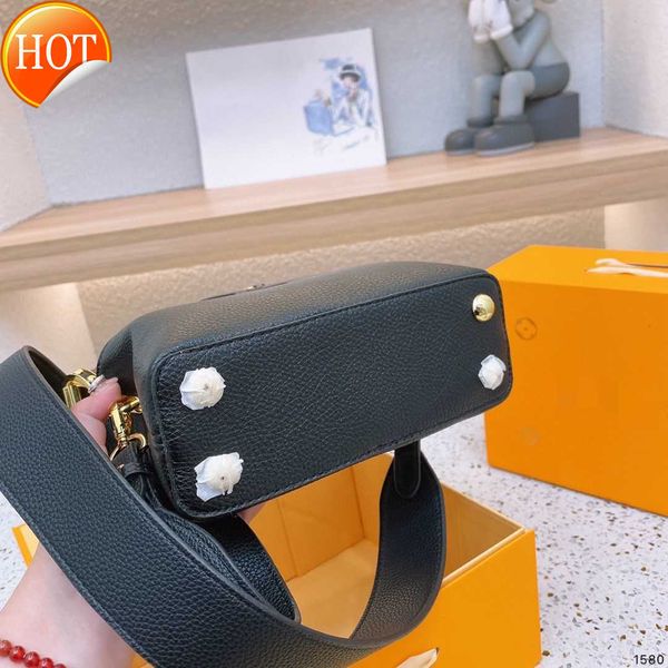 luxury women's brand designers hand bill shoulder bags tote 2023 stylish textured leather single shoulders messenger portable crossbody
luxury women's brand designers hand bill shoulder bags tote 2023 stylish textured leather single shoulders messenger portable crossbody
