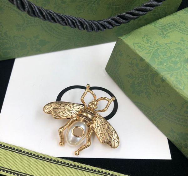 retro gold bee brooches luxury jewelry gift brooch women jackets lapel pins with box3758599, Gray
retro gold bee brooches luxury jewelry gift brooch women jackets lapel pins with box3758599, Gray