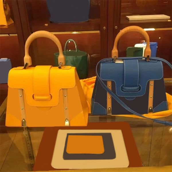genuine leather fashion lady toiletry designer tote bag multiple pockets long adjustable totes handbag women crossbody decorate belt bag chi
genuine leather fashion lady toiletry designer tote bag multiple pockets long adjustable totes handbag women crossbody decorate belt bag chi