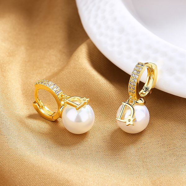vintage pearl earrings women's premium d letters, diamond-set atmospheric earrings, celebrity bead earrings, Golden
vintage pearl earrings women's premium d letters, diamond-set atmospheric earrings, celebrity bead earrings, Golden
