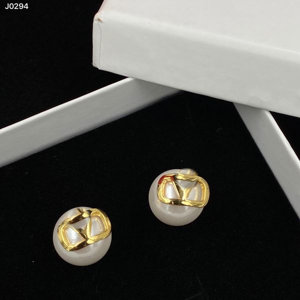 2023 earrings designer for women stud luxury gold heart shape pearl crystal gold double v letter 925s silver jewelry classic-love, Golden;silver
2023 earrings designer for women stud luxury gold heart shape pearl crystal gold double v letter 925s silver jewelry classic-love, Golden;silver