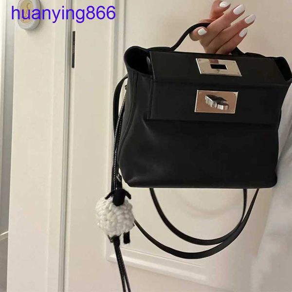 herms's 2424 women's bag new 2424mini mini layer cowhide dumplings wing shoulder category
herms's 2424 women's bag new 2424mini mini layer cowhide dumplings wing shoulder category