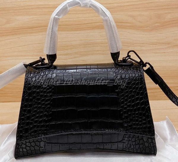 2023 designer new handbag womens cosmetic shoulder luxurys purses wallets tote bags moon fashion brand womens crocodile letter bags
2023 designer new handbag womens cosmetic shoulder luxurys purses wallets tote bags moon fashion brand womens crocodile letter bags