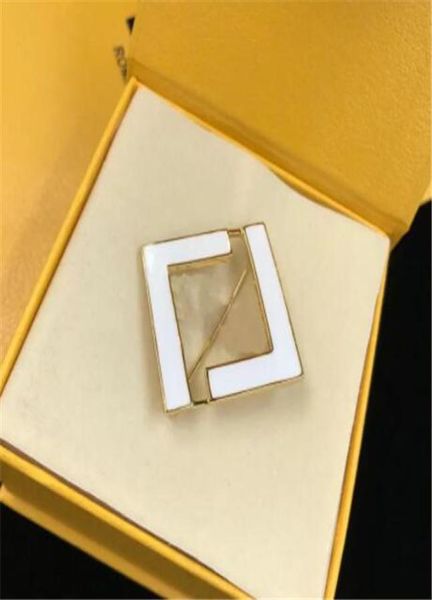 luxury designer letters brooches women mens brooch pins fashion jewelry ladies for party broach 848745, Gray
luxury designer letters brooches women mens brooch pins fashion jewelry ladies for party broach 848745, Gray
