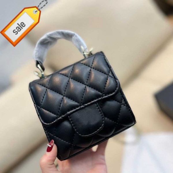 luxury luxury designer handbag bag female new fangpangzi chain portable small xiangling lattice single shoulder diagonal net red women'
luxury luxury designer handbag bag female new fangpangzi chain portable small xiangling lattice single shoulder diagonal net red women'