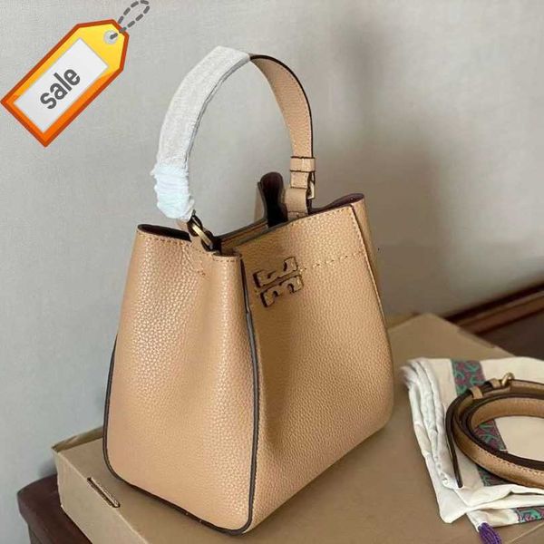 luxurys women's brand designer handbags shoulder bags crossbody bag tote new tb fashion texture large capacity bucket bag gift box pack
luxurys women's brand designer handbags shoulder bags crossbody bag tote new tb fashion texture large capacity bucket bag gift box pack